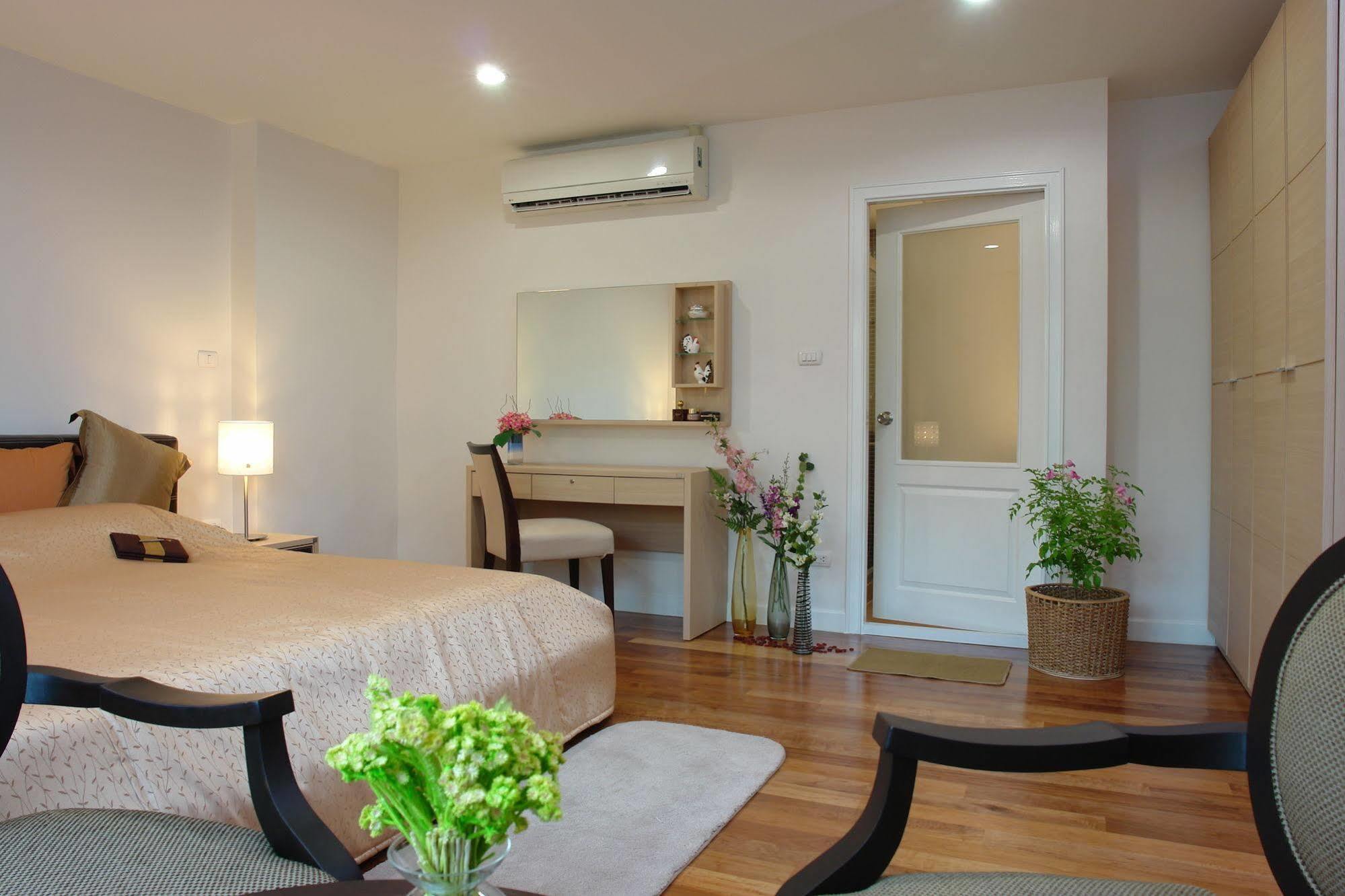 Nara Suite Residencia Bangkok Exterior foto