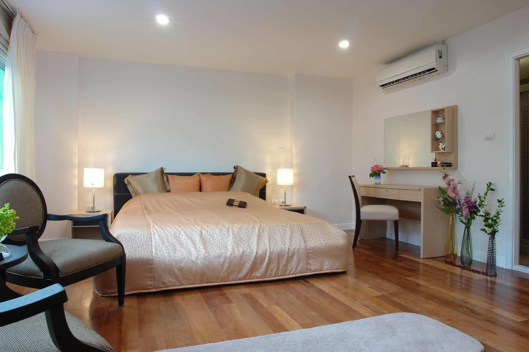 Nara Suite Residencia Bangkok Exterior foto