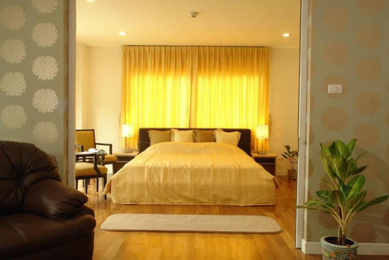 Nara Suite Residencia Bangkok Exterior foto